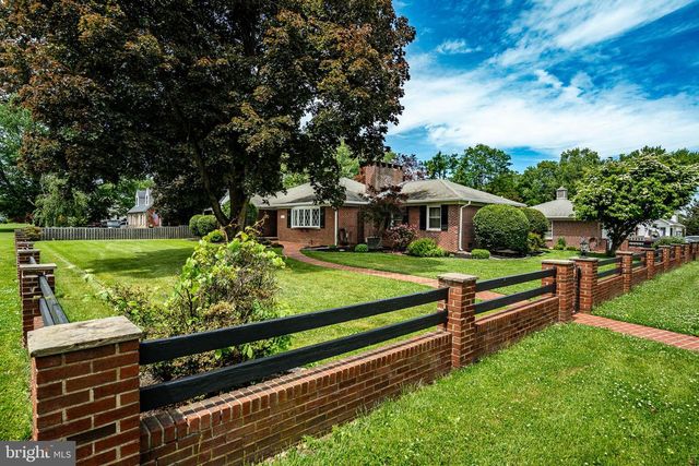2207 NAAMANS CREEK RD, Boothwyn, PA 19061