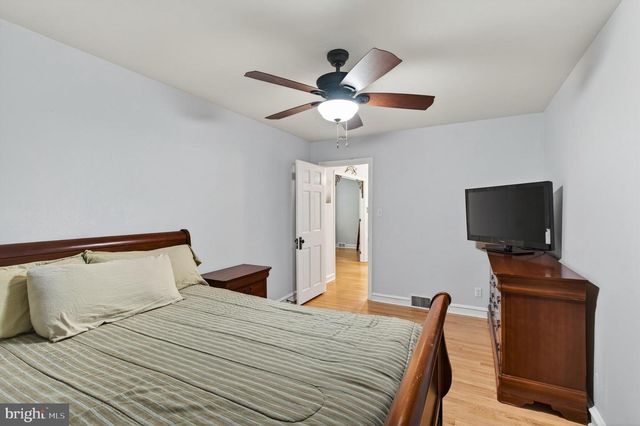 2207 NAAMANS CREEK RD, Boothwyn, PA 19061