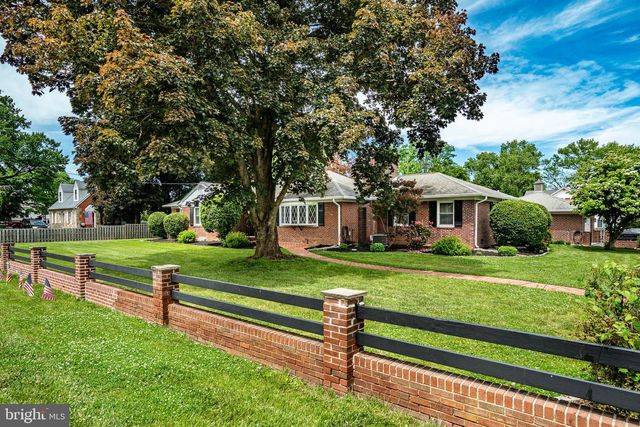2207 NAAMANS CREEK RD, Boothwyn, PA 19061