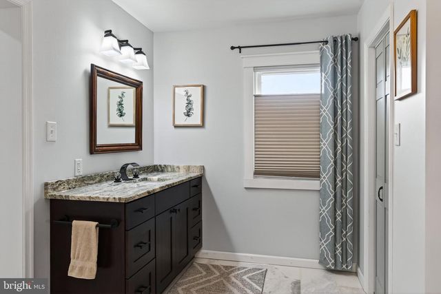 2207 NAAMANS CREEK RD, Boothwyn, PA 19061
