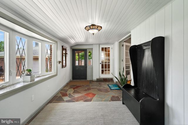 2207 NAAMANS CREEK RD, Boothwyn, PA 19061