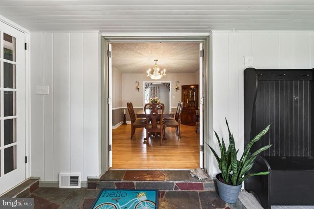 2207 NAAMANS CREEK RD, Boothwyn, PA 19061
