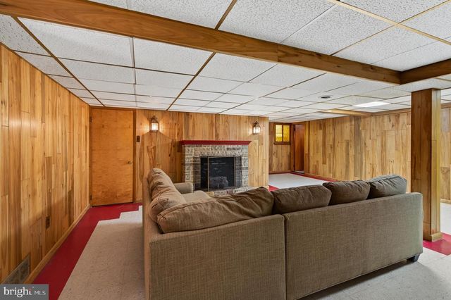 2207 NAAMANS CREEK RD, Boothwyn, PA 19061