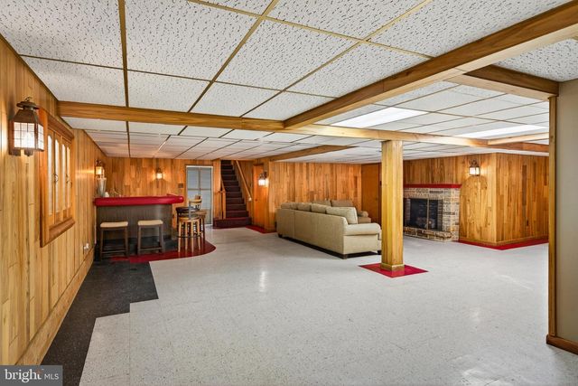 2207 NAAMANS CREEK RD, Boothwyn, PA 19061