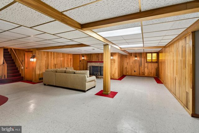 2207 NAAMANS CREEK RD, Boothwyn, PA 19061