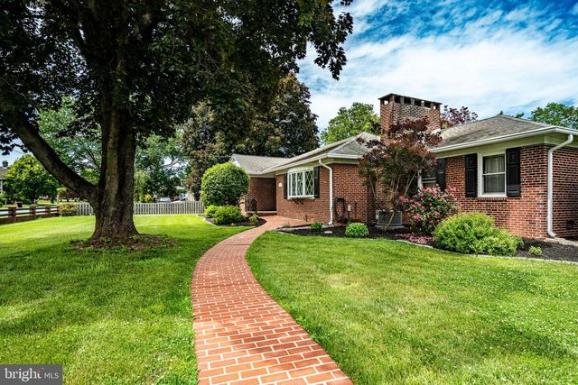 2207 NAAMANS CREEK RD, Boothwyn, PA 19061