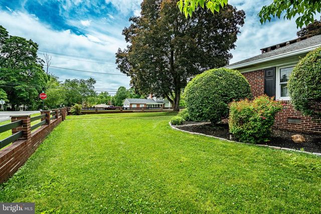 2207 NAAMANS CREEK RD, Boothwyn, PA 19061