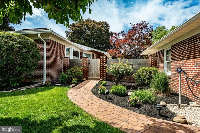 2207 NAAMANS CREEK RD, Boothwyn, PA 19061