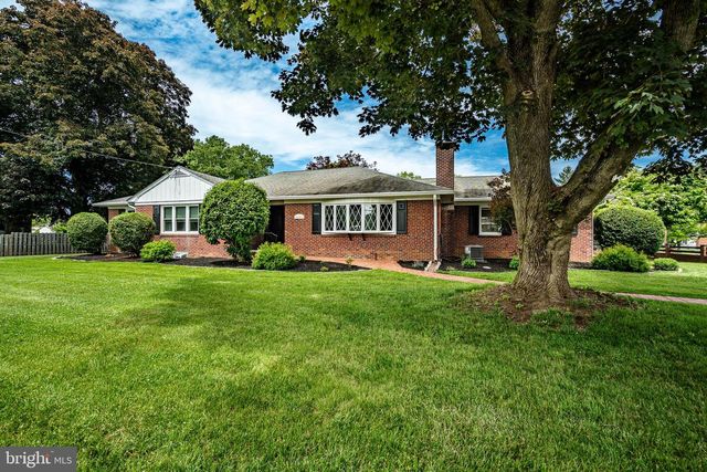 2207 NAAMANS CREEK RD, Boothwyn, PA 19061