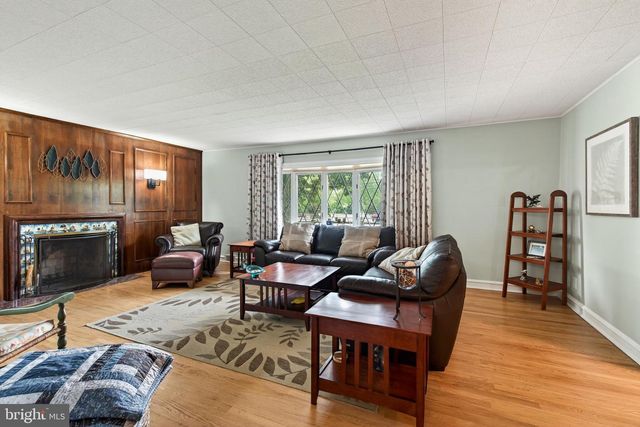 2207 NAAMANS CREEK RD, Boothwyn, PA 19061