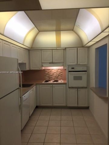 19380 COLLINS AV 607, Sunny Isles Beach, FL 33160