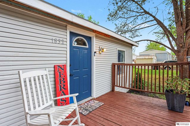 1832 SW 15th Street, Lincoln, NE 68522