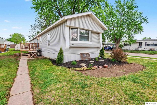 1832 SW 15th Street, Lincoln, NE 68522