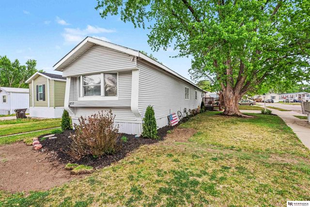 1832 SW 15th Street, Lincoln, NE 68522