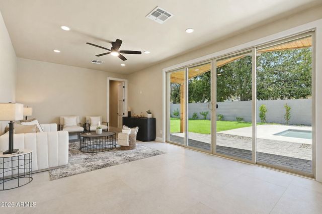 7827 N 3RD Street, Phoenix, AZ 85020
