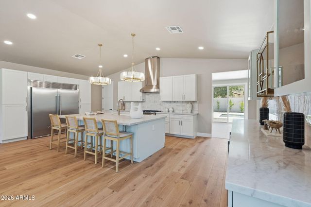7827 N 3RD Street, Phoenix, AZ 85020