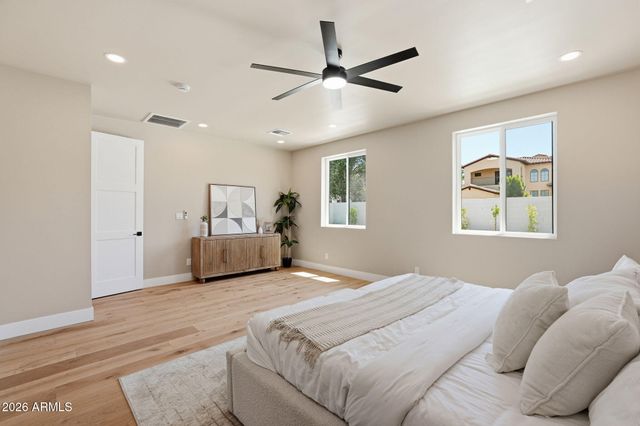 7827 N 3RD Street, Phoenix, AZ 85020