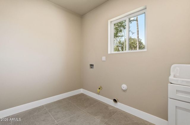 7827 N 3RD Street, Phoenix, AZ 85020