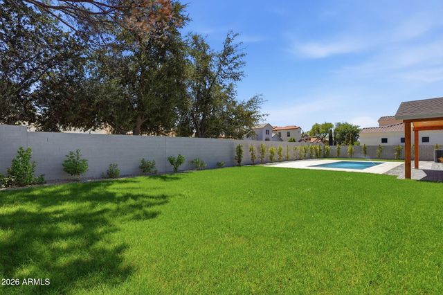 7827 N 3RD Street, Phoenix, AZ 85020