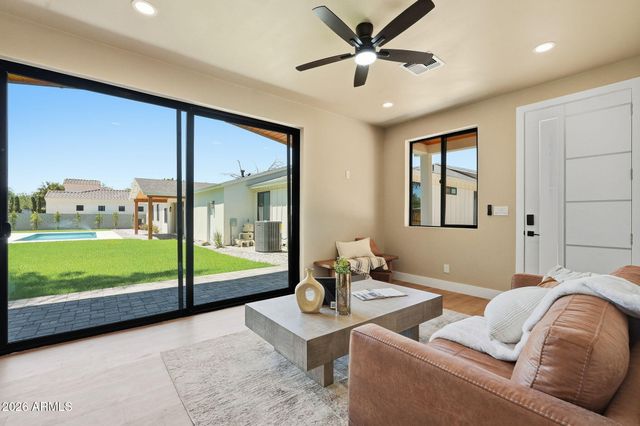 7827 N 3RD Street, Phoenix, AZ 85020