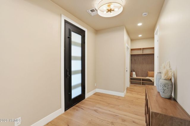 7827 N 3RD Street, Phoenix, AZ 85020