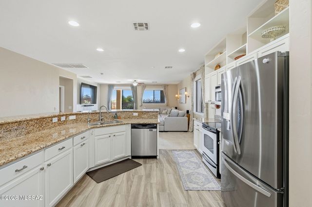 13981 N Swift Spear Drive, Marana, AZ 85658