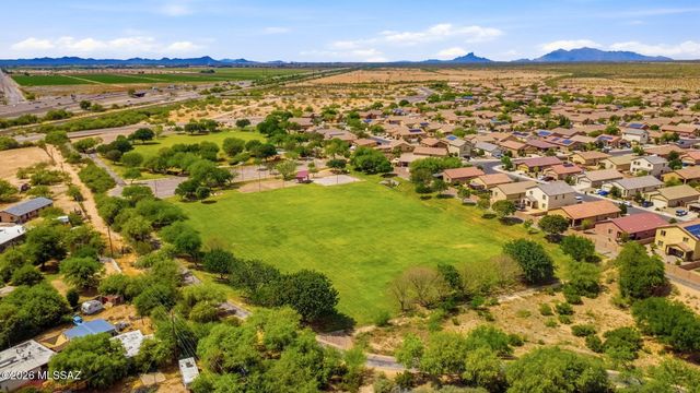 13981 N Swift Spear Drive, Marana, AZ 85658