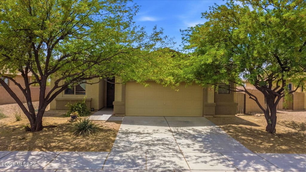 13981 N Swift Spear Drive, Marana, AZ 85658