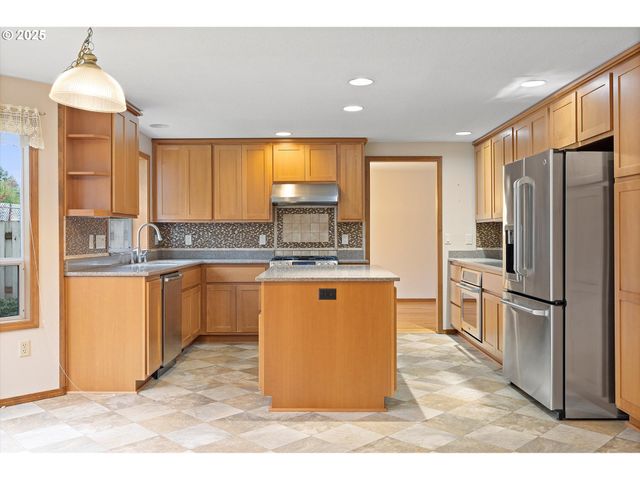 14100 Se 20TH St, Vancouver, WA 98683