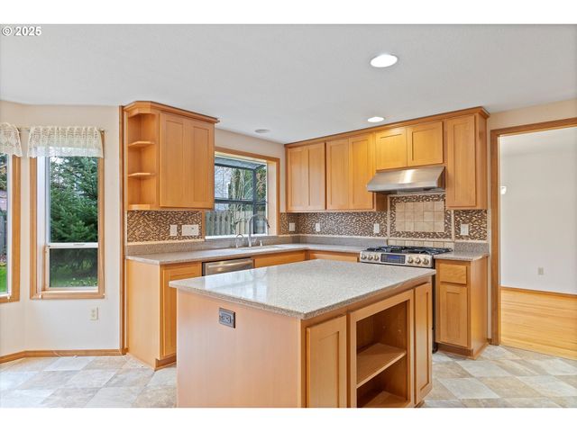 14100 Se 20TH St, Vancouver, WA 98683