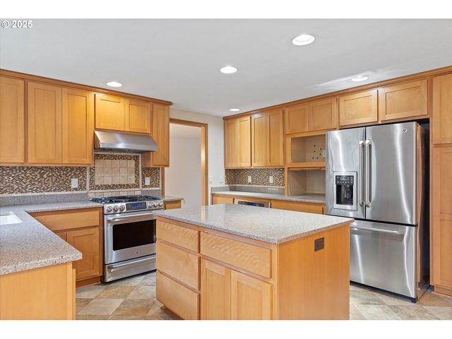 14100 Se 20TH St, Vancouver, WA 98683
