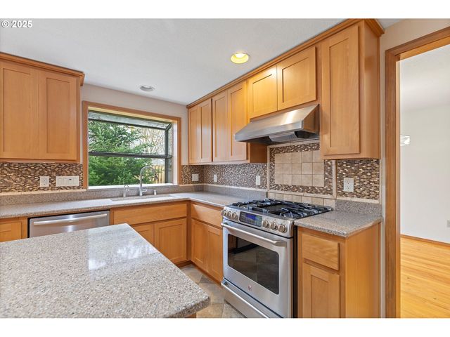 14100 Se 20TH St, Vancouver, WA 98683
