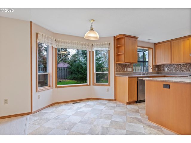 14100 Se 20TH St, Vancouver, WA 98683