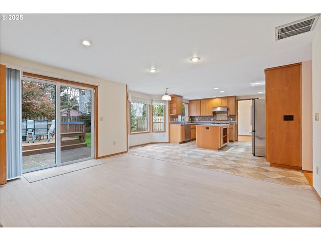 14100 Se 20TH St, Vancouver, WA 98683