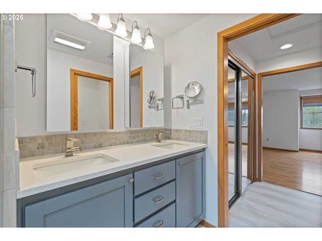 14100 Se 20TH St, Vancouver, WA 98683