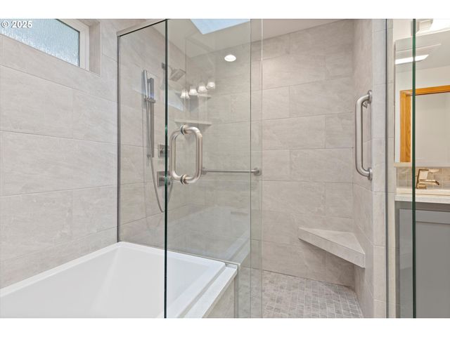 14100 Se 20TH St, Vancouver, WA 98683