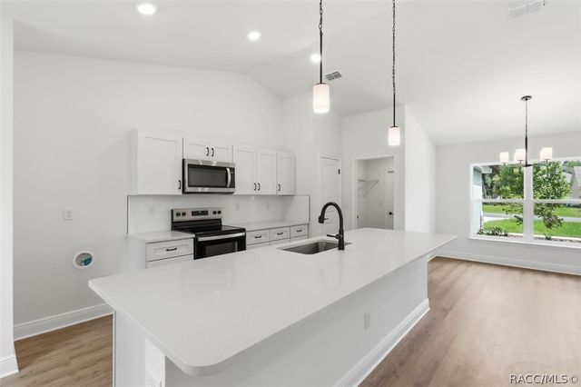 10280 N Harbor Way, Dunnellon, FL 34434