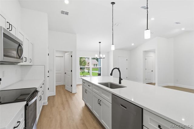 10280 N Harbor Way, Dunnellon, FL 34434