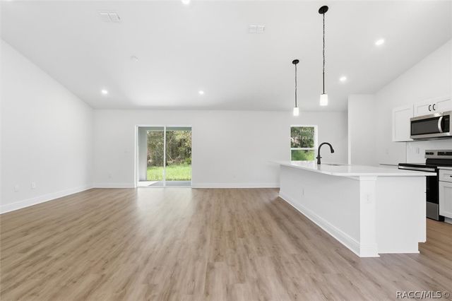 10280 N Harbor Way, Dunnellon, FL 34434