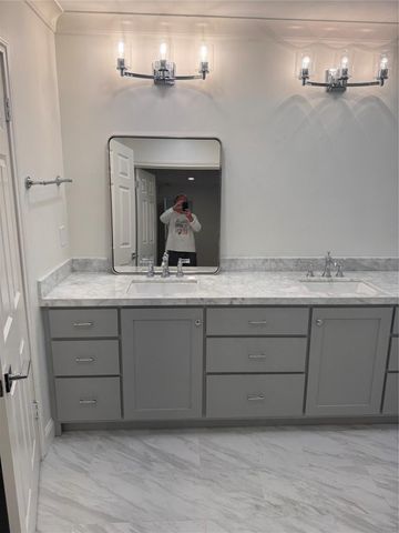 4726 Ivanhoe Street, Houston, TX 77027