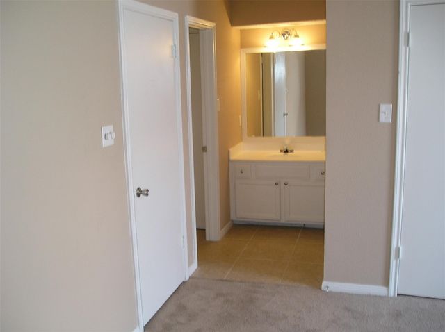 5810 Twisted Pine Court B, Houston, TX 77039