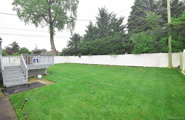 51 Whitman Avenue, Syosset, NY 11791