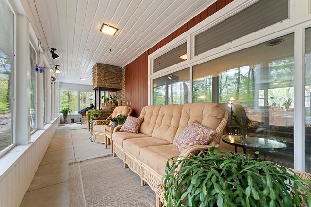 100 Cole Ave, Southbridge, MA 01550