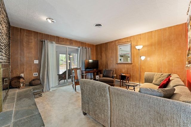100 Cole Ave, Southbridge, MA 01550