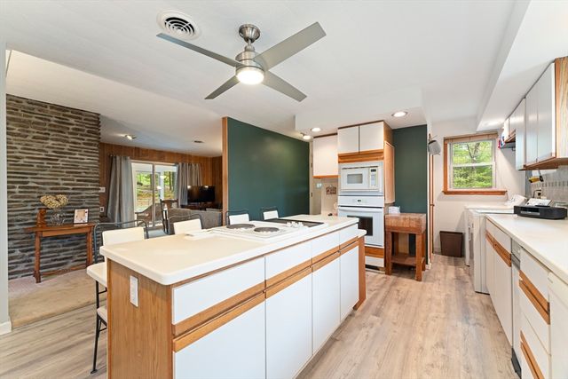 100 Cole Ave, Southbridge, MA 01550