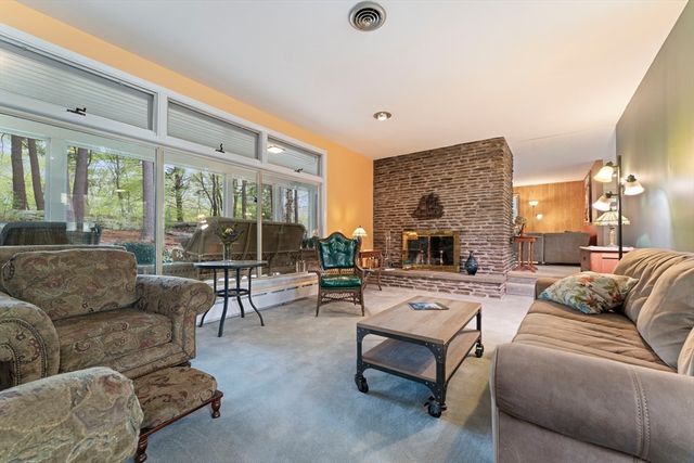 100 Cole Ave, Southbridge, MA 01550
