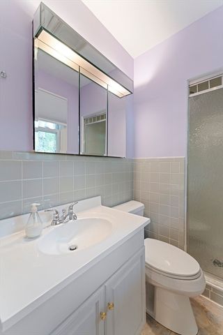 100 Cole Ave, Southbridge, MA 01550