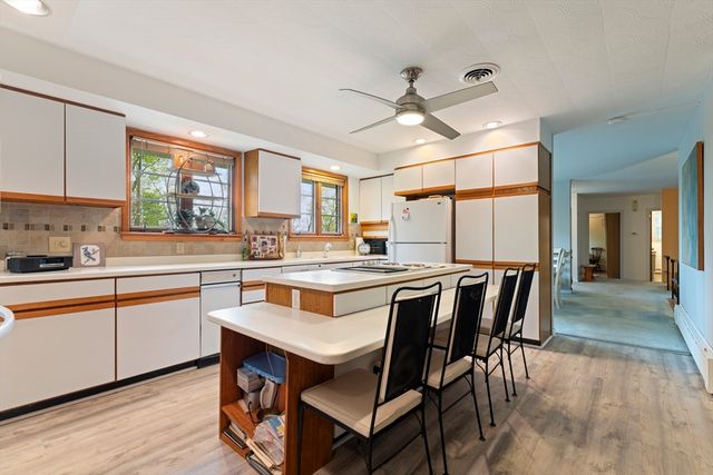 100 Cole Ave, Southbridge, MA 01550
