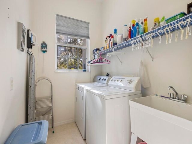 540 35th Avenue SW, Vero Beach, FL 32968