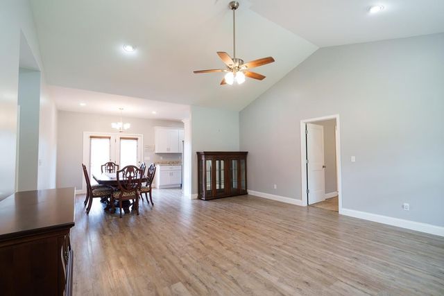 1366 Hidden Valley Rd, Livingston, TN 38570